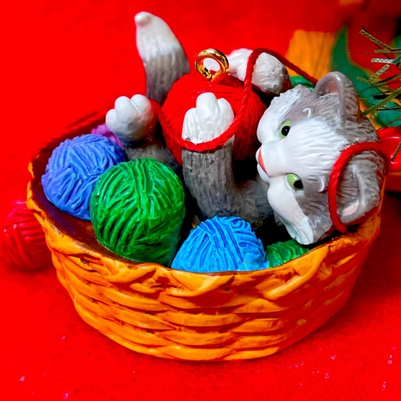 Mischievous Kittens Hallmark Ornament - Picture 1 of 8